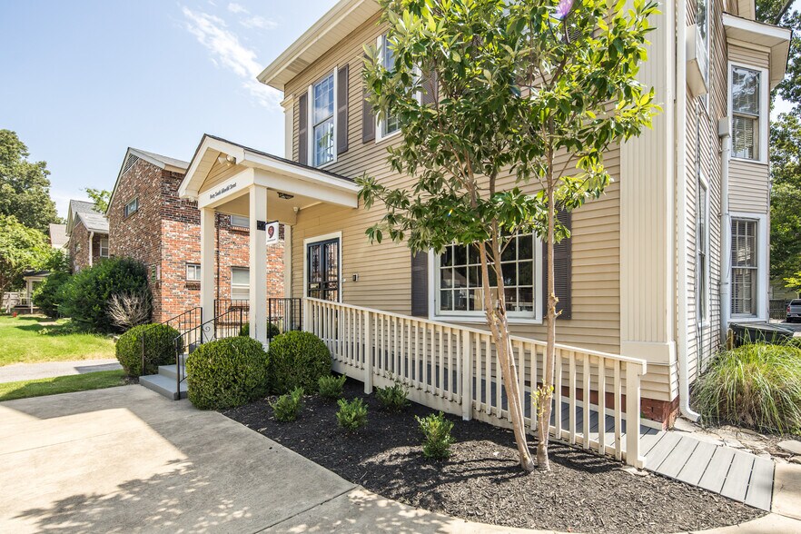 More Photos Of 40 S Idlewild St, Memphis Office For Sale