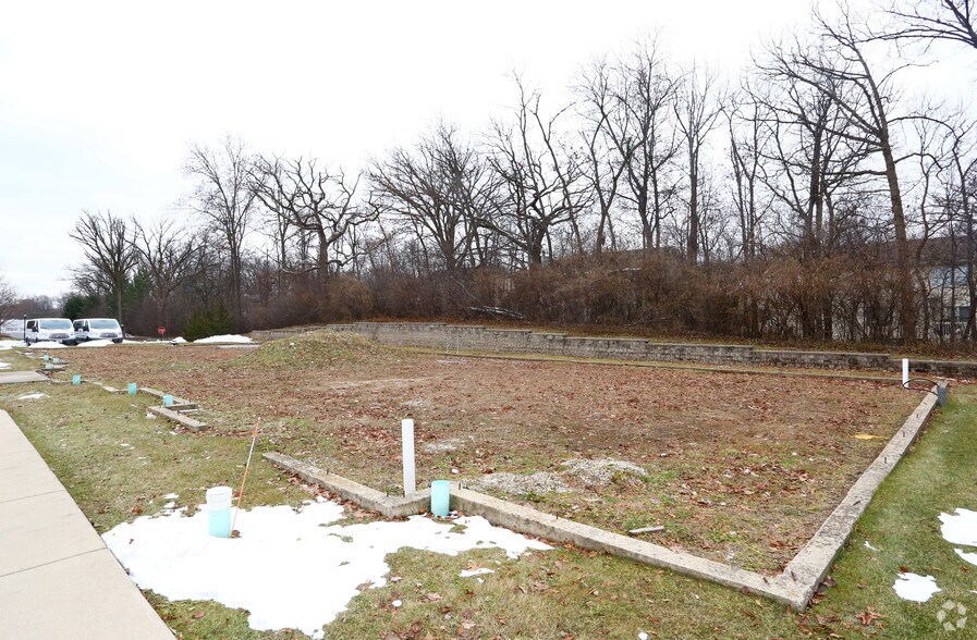 Primary Photo Of 448 N Il-31, Crystal Lake Office For Lease