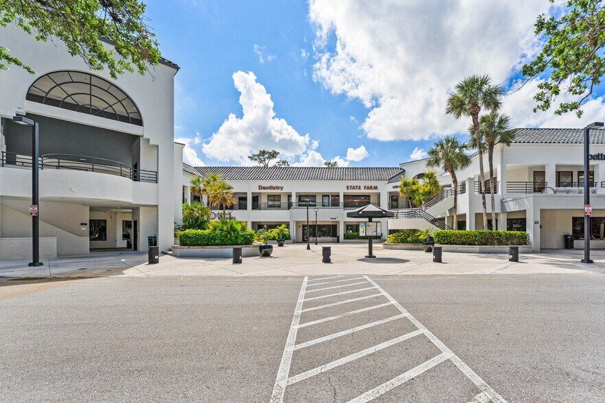 More Photos Of 7820-7860 Glades Rd, Boca Raton Office For Lease