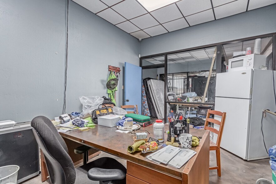 More Photos Of 6016 N 57th Ave, Glendale Warehouse For Sale