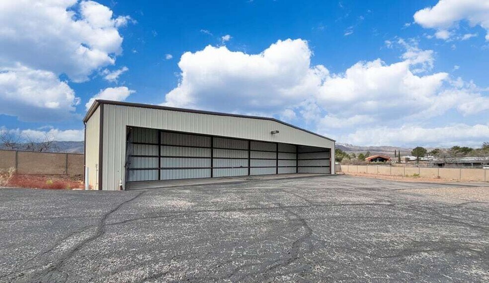 More Photos Of 500 S Willard St, Cottonwood Distribution For Lease