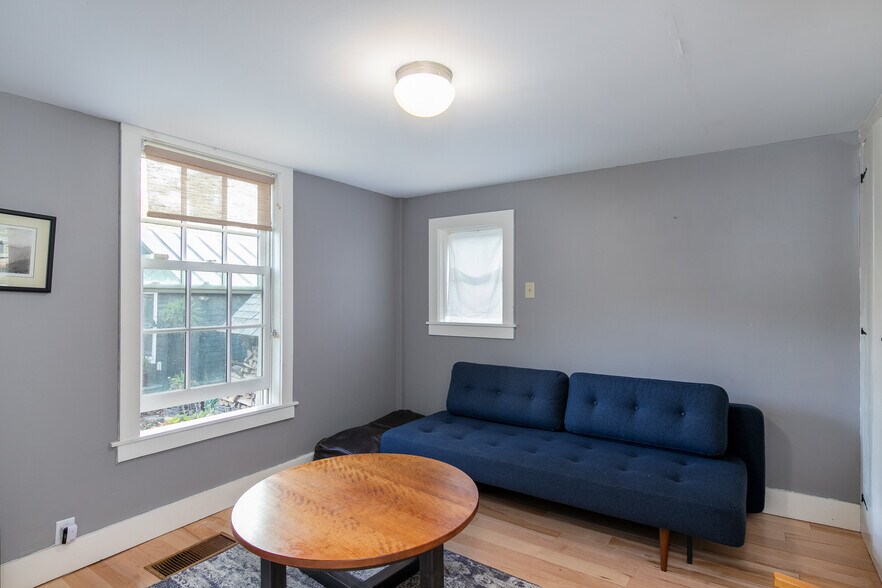 More Photos Of 95 Middletown Rd, South Londonderry Restaurant For Sale