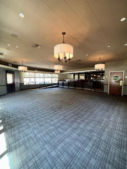 More Photos Of 14572 Big Basin Way, Saratoga Storefront For Lease