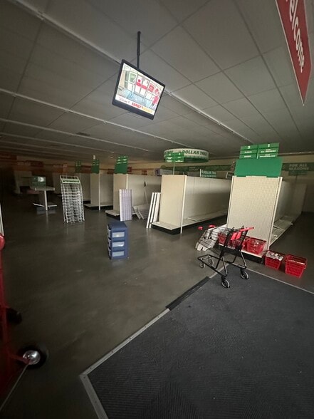 More Photos Of 3112 Highway 16 E, Carthage Freestanding For Lease