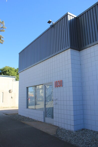 More Photos Of 1030 W 2nd St, Pomona Service For Lease