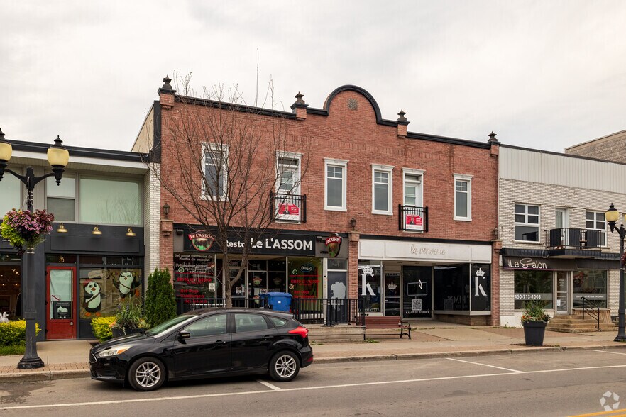 Primary Photo Of 337-341 De L’Ange-Gardien, L'assomption Storefront Retail Residential For Sale