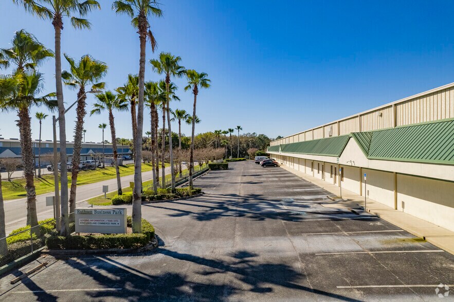 More Photos Of 4740 E Lakeland Commerce Pky, Lakeland Warehouse For Lease