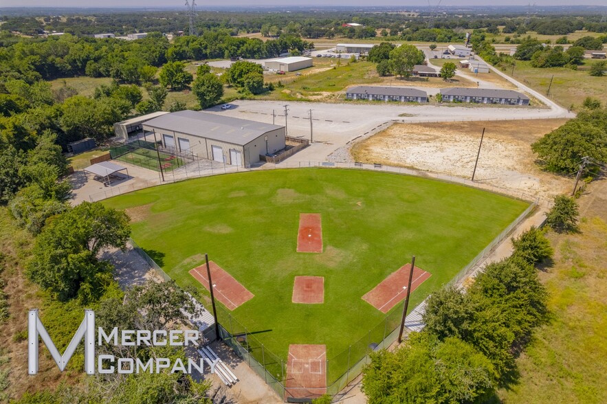 More Photos Of 3984 N US Highway 287, Alvord Warehouse For Sale