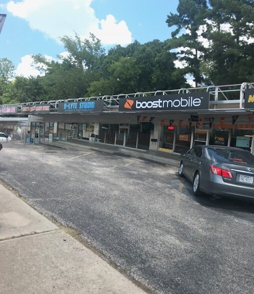 More Photos Of 1501 Sam Houston Ave, Huntsville Storefront Retail Office For Lease