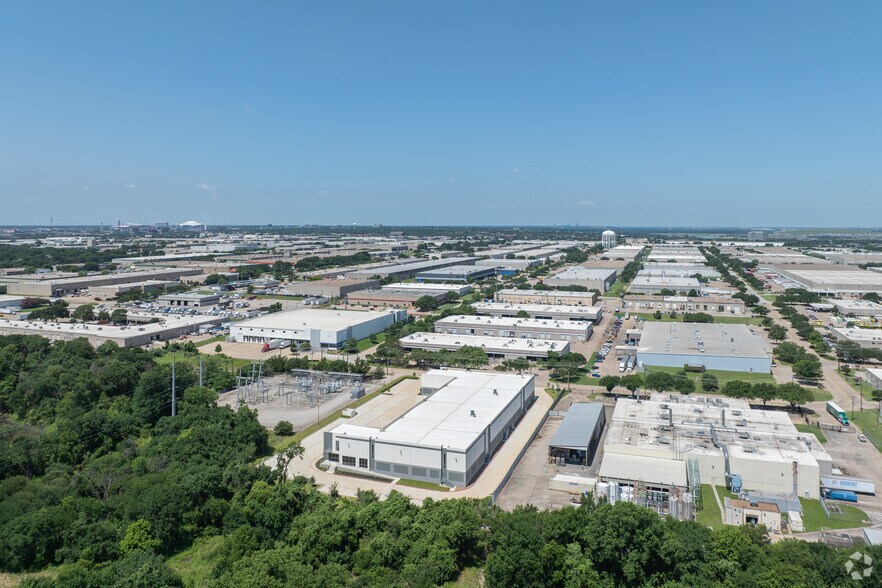 More Photos Of 2250 114th St, Grand Prairie Distribution For Sale