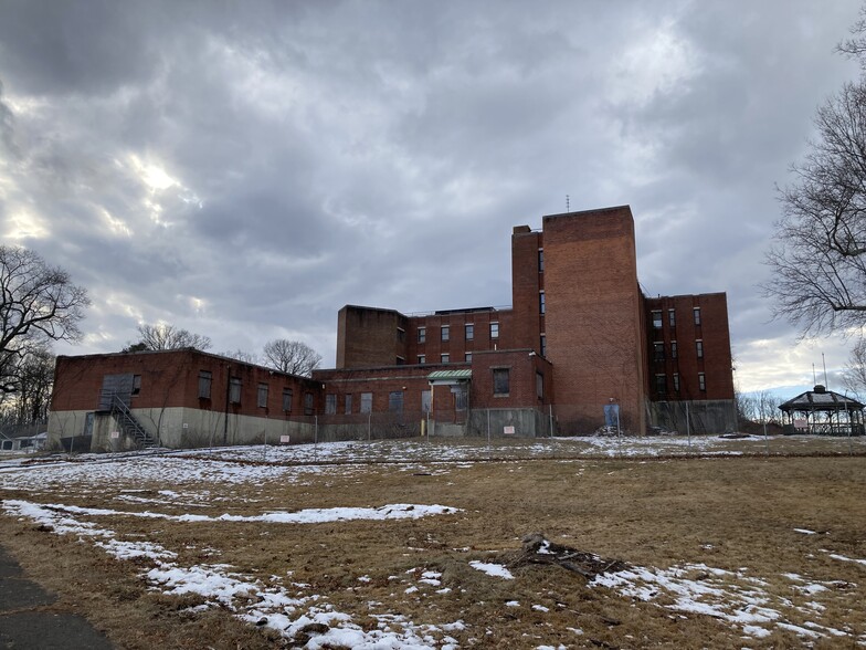 More Photos Of 525 Russell Rd, Newington Land For Sale