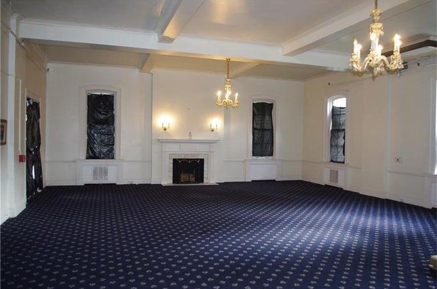 More Photos Of 900 Rebecca Ave, Pittsburgh Office Residential For Sale