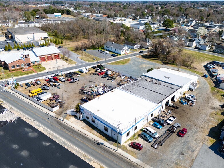 Primary Photo Of 712 Brown St, Salisbury Auto Repair For Sale