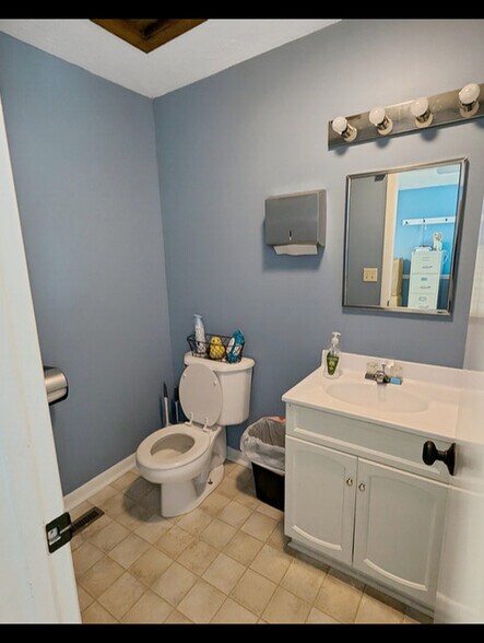 More Photos Of 250 Alhambra Ave, Frankfort Medical For Lease