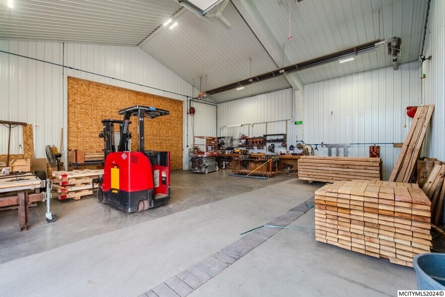 More Photos Of 390 E US Highway 18, Garner Showroom For Sale