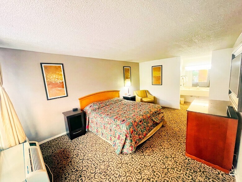 More Photos Of 1365 W Grant Rd, Tucson Hotel For Sale