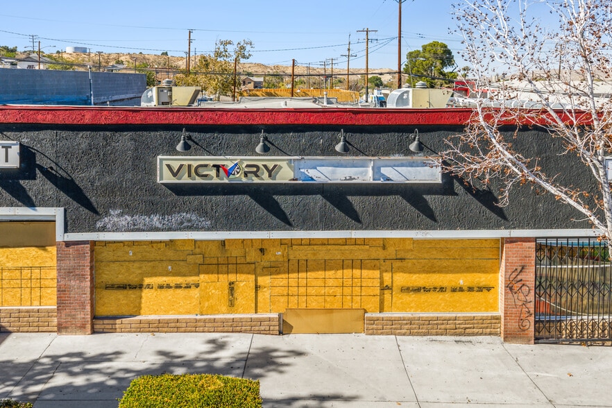 More Photos Of 15586 7th St, Victorville Storefront For Sale