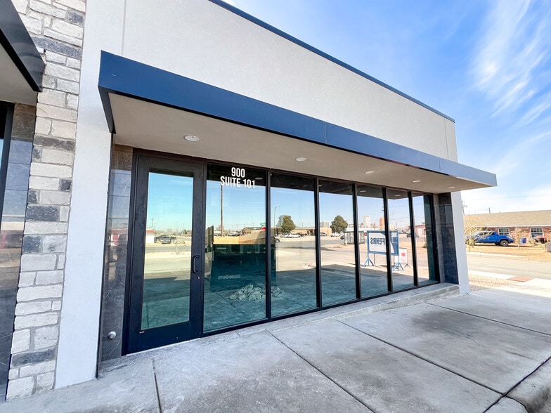 More Photos Of 900 E Florida Ave, Midland Storefront For Lease