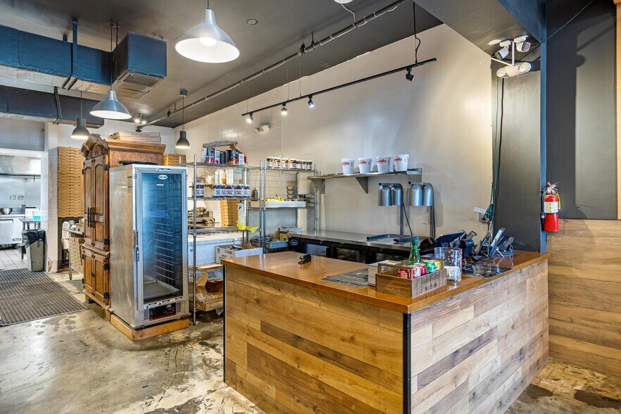 More Photos Of 5840 SW 71st St, South Miami Restaurant For Lease