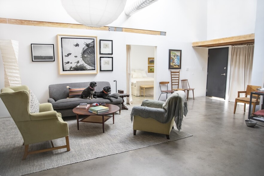 More Photos Of 2886-2888 E Walnut St, Pasadena Service For Sale