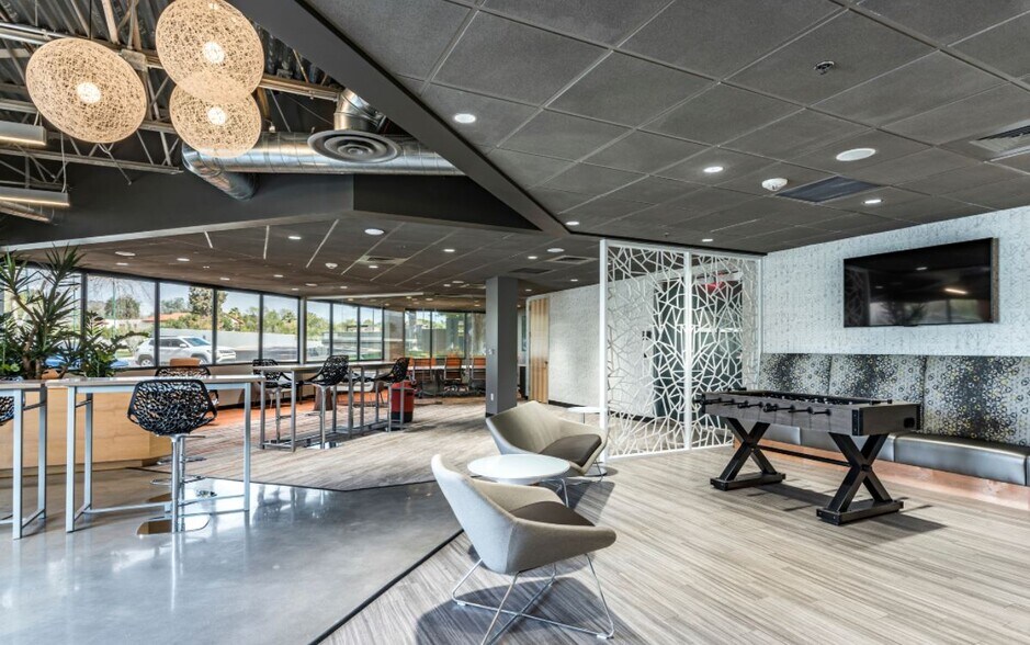 More Photos Of 2850 E Camelback Rd, Phoenix Unknown For Lease