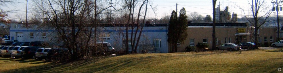 More Photos Of 82 Midland Ave, Saddle Brook Light Manufacturing For Lease