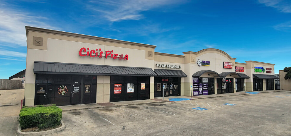 Primary Photo Of 5901 Bellaire Blvd, Houston Storefront For Sale