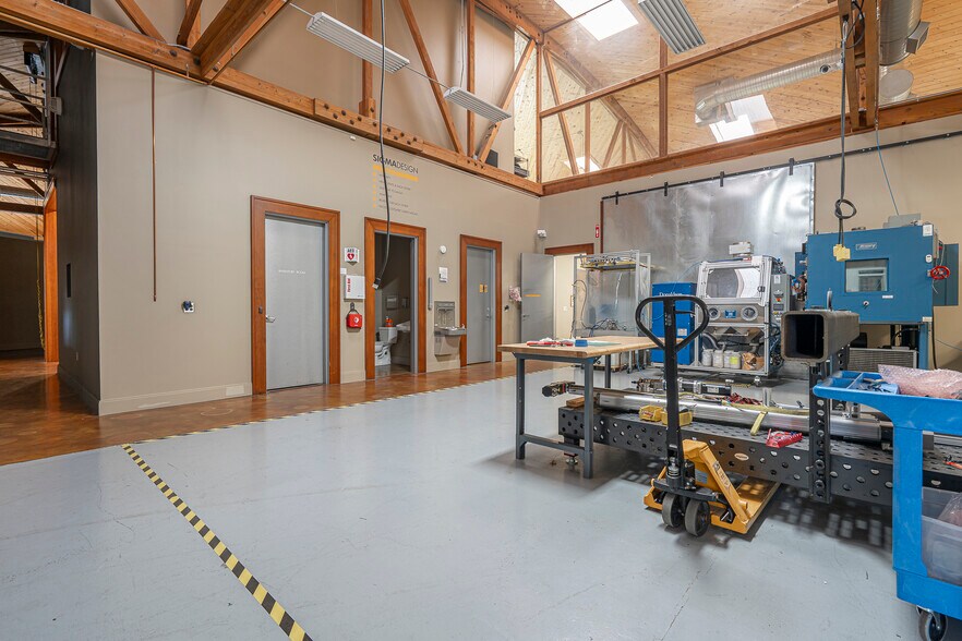 More Photos Of 1714 Broadway St, Vancouver Auto Repair For Lease