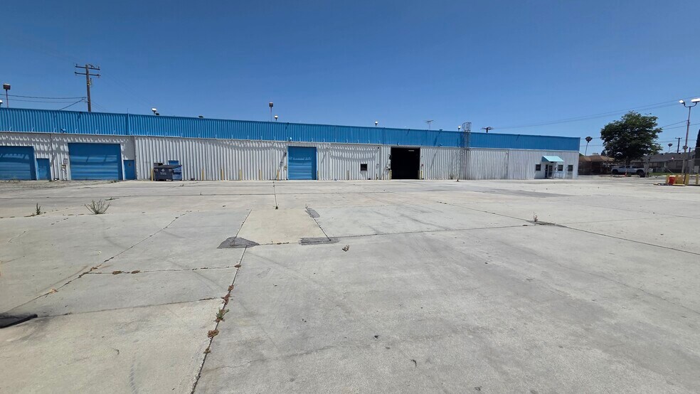 More Photos Of 13109 Budlong Ave, Gardena Warehouse For Lease