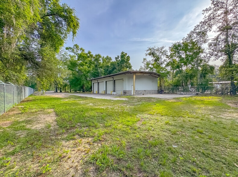 More Photos Of 4863 Gum Rd, Tallahassee Warehouse For Lease
