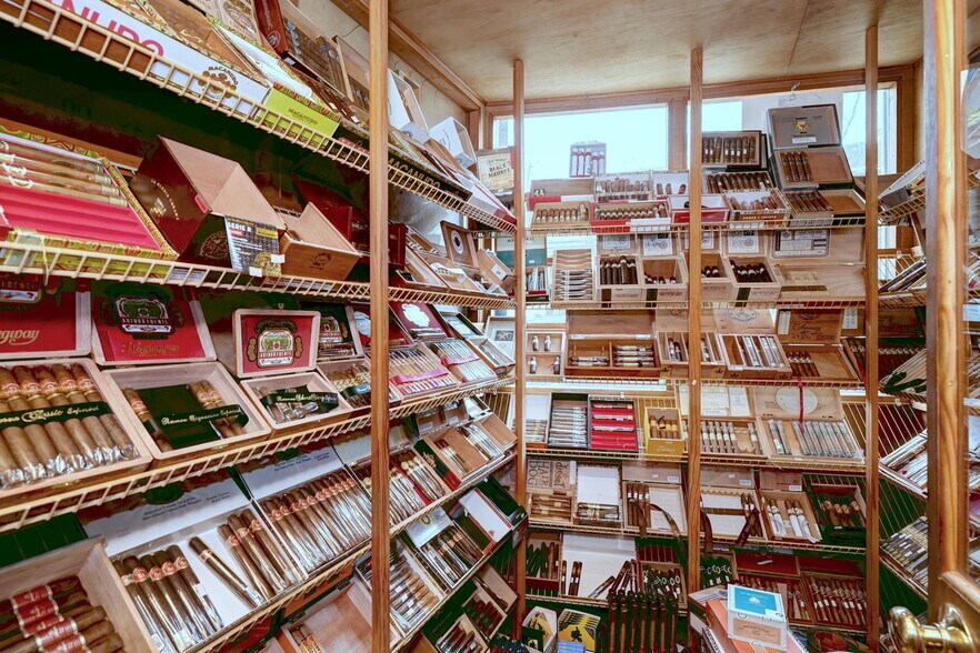 More Photos Of 873 Boston Post Rd, Darien Storefront For Lease