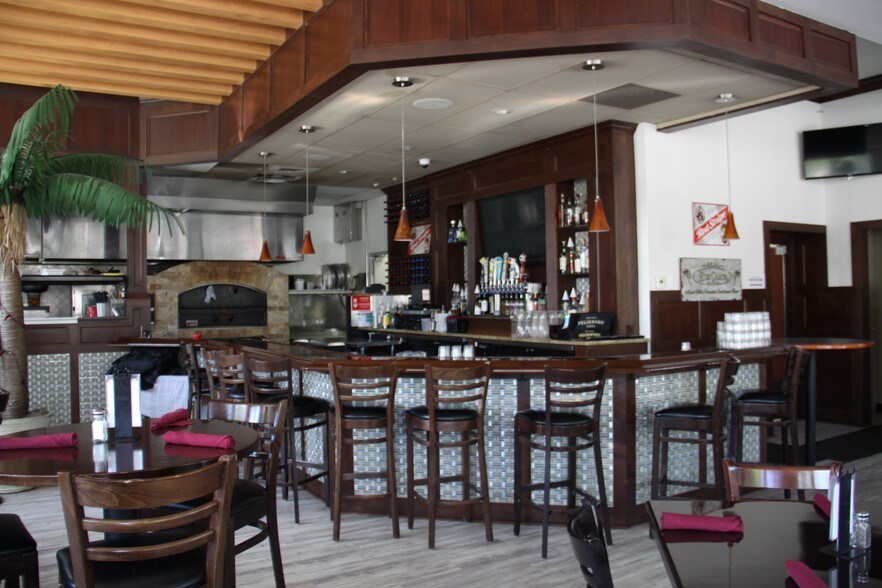 More Photos Of 115 Railway St W, Loretto General Retail For Sale