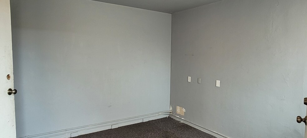More Photos Of 6184 Atlantic Ave, Long Beach Storefront For Sale