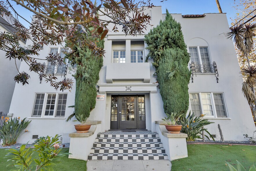 More Photos Of 121 S Elm Dr, Beverly Hills Apartments For Sale