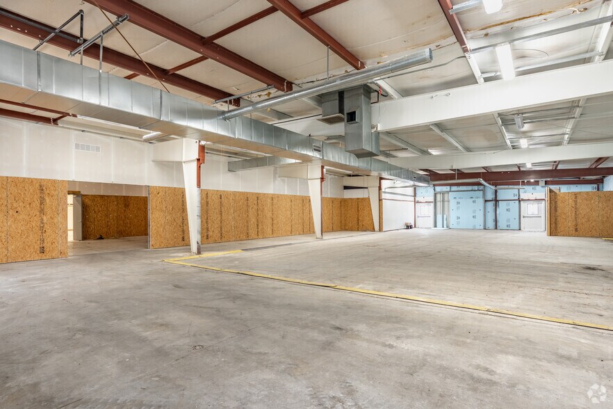 More Photos Of 3970 Staunton Tpke, Parkersburg Light Distribution For Lease