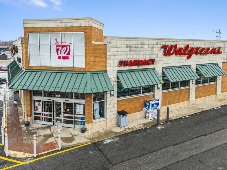 More Photos Of 104 Hwy 52 W, Portland Drugstore For Sale