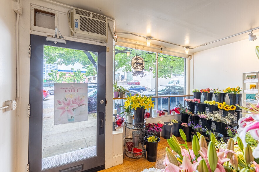 More Photos Of 1539-1541 W Burnside St, Portland Apartments For Sale