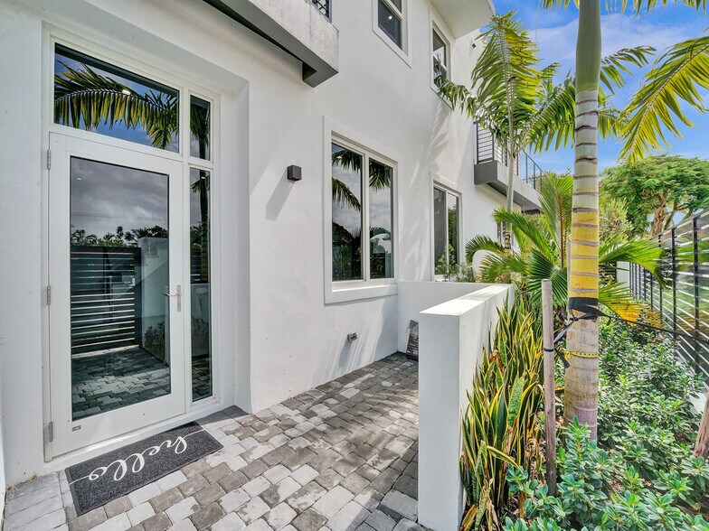 More Photos Of 1220-1226 NE 15th Ave, Fort Lauderdale Apartments For Sale