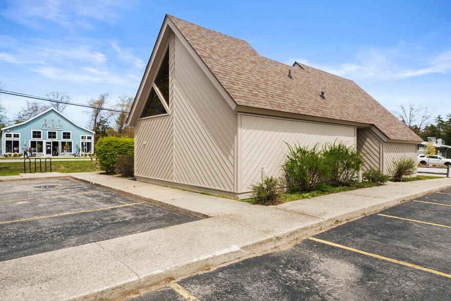 More Photos Of 5955 S Oak St, Glen Arbor Medical For Sale