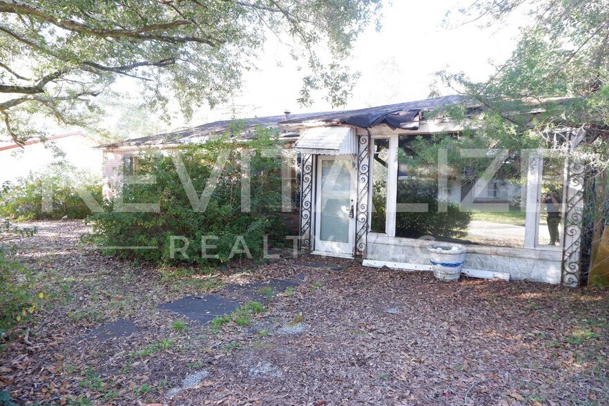 More Photos Of Downtown, Mobile Specialty For Sale