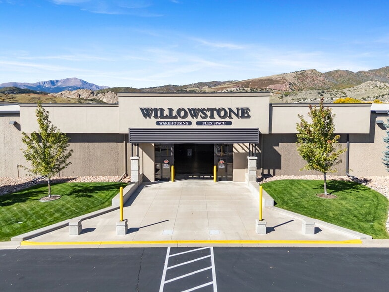 Primary Photo Of 2150 Garden of the Gods Rd, Colorado Springs Showroom For Sale