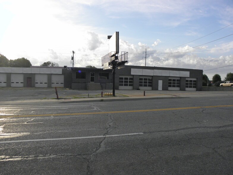 More Photos Of 1522 S Robinson Ave, Oklahoma City Auto Repair For Sale
