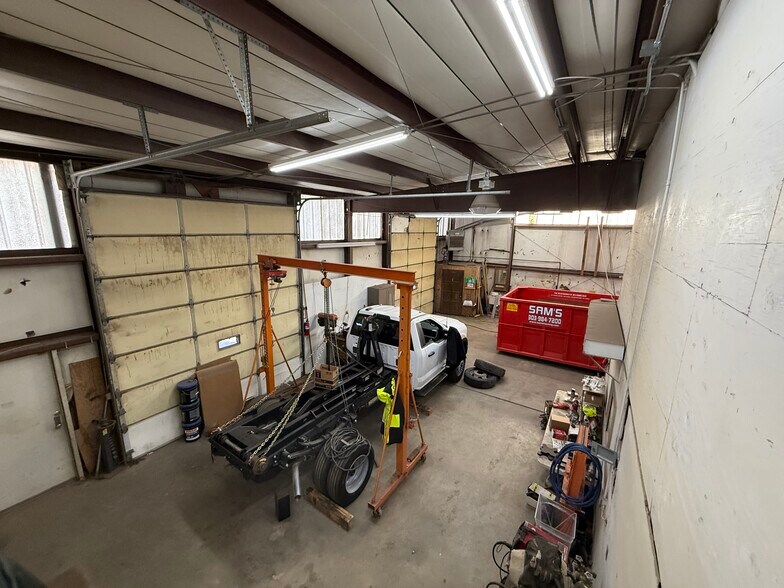 More Photos Of 1408 W Quincy Ave, Englewood Manufacturing For Lease