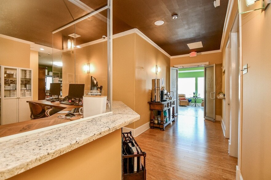 More Photos Of 5721 Winsome Ln, Houston Storefront Retail Office For Sale