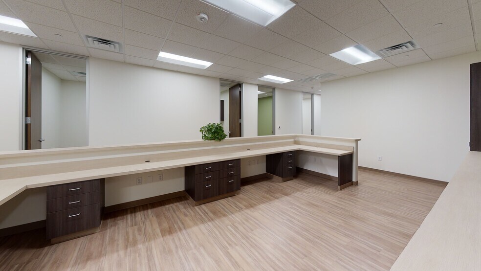More Photos Of 600 S Conroe Medical Dr, Conroe Medical For Lease