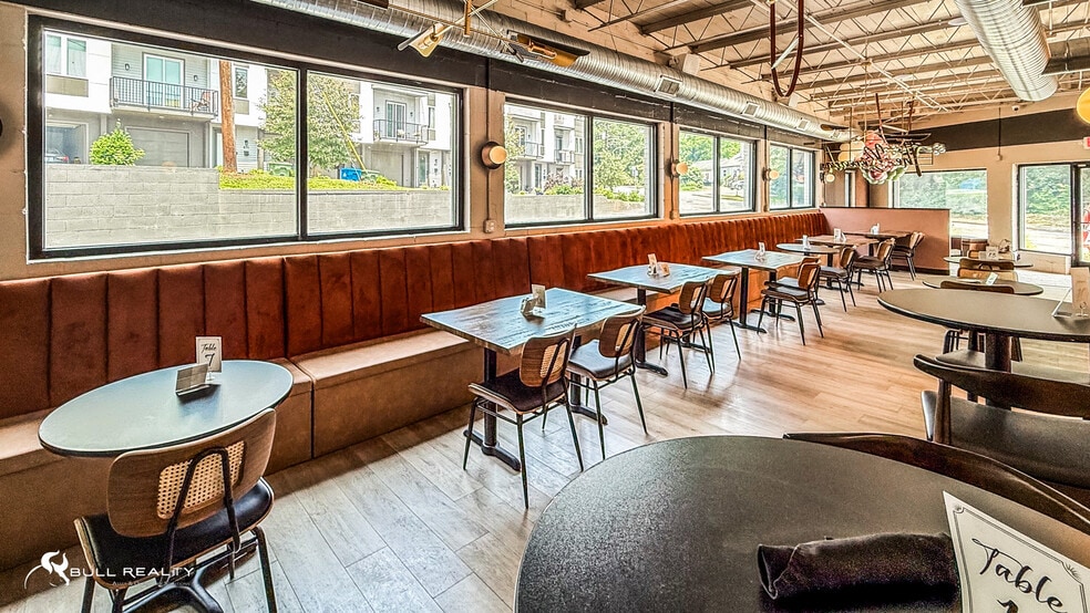 More Photos Of 845 Flat Shoals Ave SE, Atlanta Freestanding For Lease