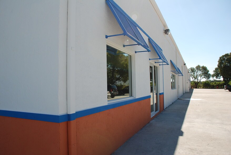 More Photos Of 1420 Neptune Dr, Boynton Beach Warehouse For Lease