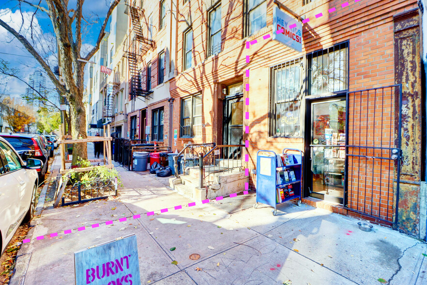 Primary Photo Of 157 Huron St, Brooklyn Apartments For Lease