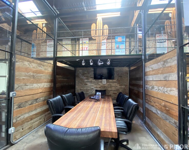 More Photos Of 210-220 E Broadway Blvd, Tucson Freestanding For Lease