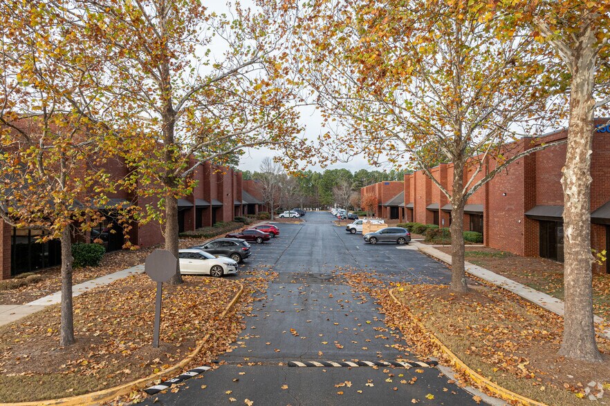 More Photos Of 150 Hembree Park Dr, Roswell Unknown For Lease
